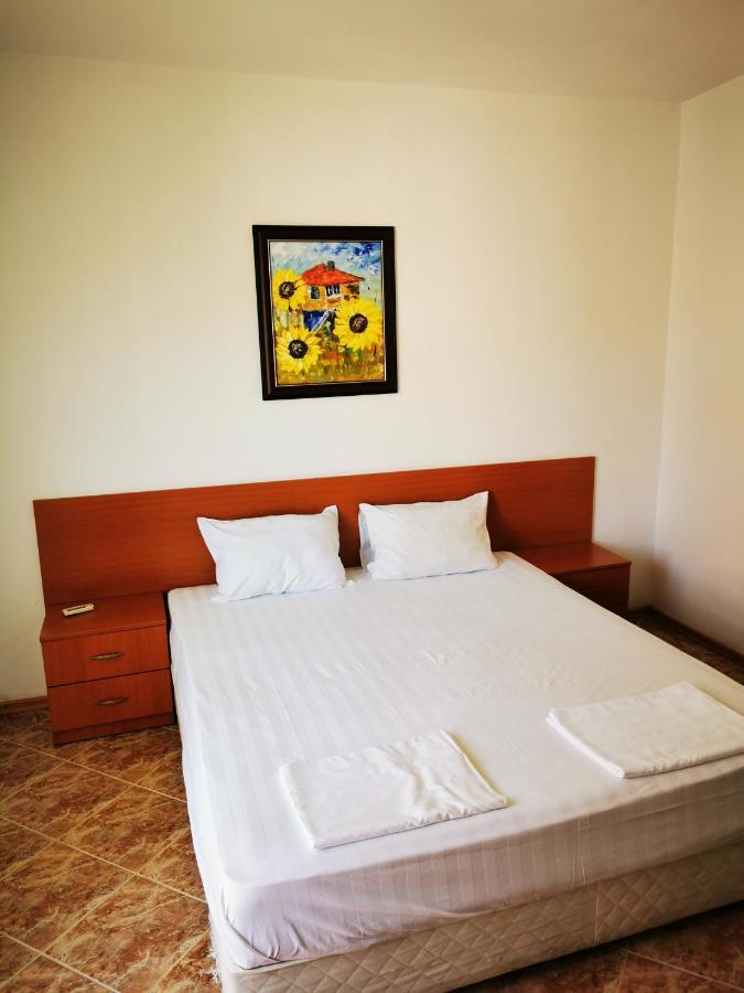 Jelezchevi Guest Rooms Primorsko Esterno foto