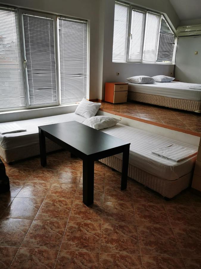 Jelezchevi Guest Rooms Primorsko Esterno foto