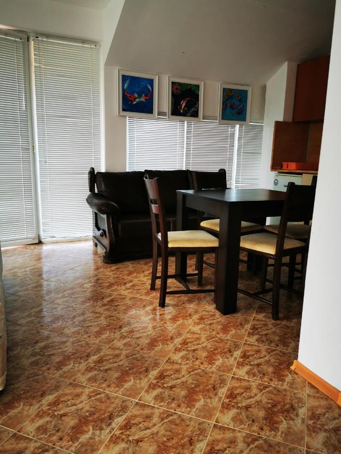 Jelezchevi Guest Rooms Primorsko Esterno foto