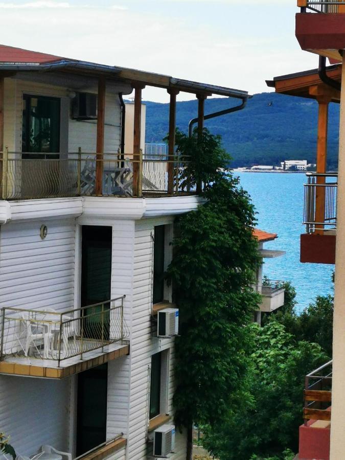 Jelezchevi Guest Rooms Primorsko Esterno foto