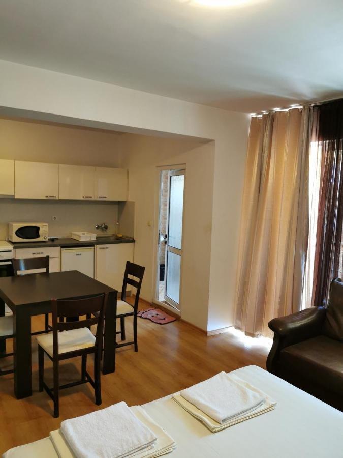 Jelezchevi Guest Rooms Primorsko Esterno foto