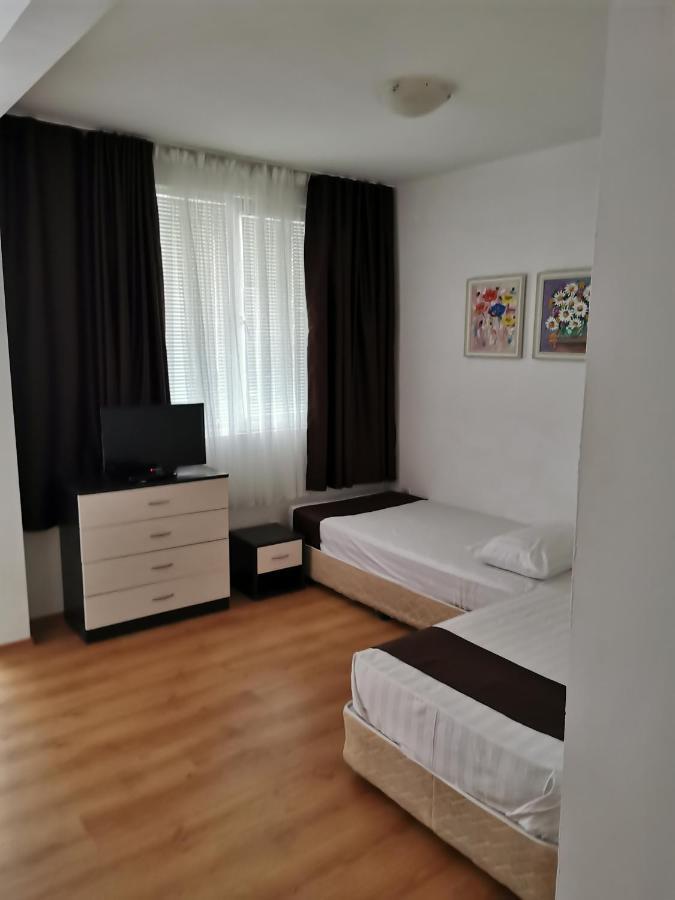 Jelezchevi Guest Rooms Primorsko Esterno foto