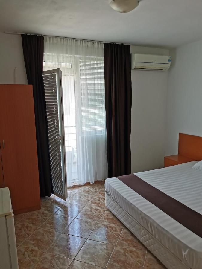 Jelezchevi Guest Rooms Primorsko Esterno foto