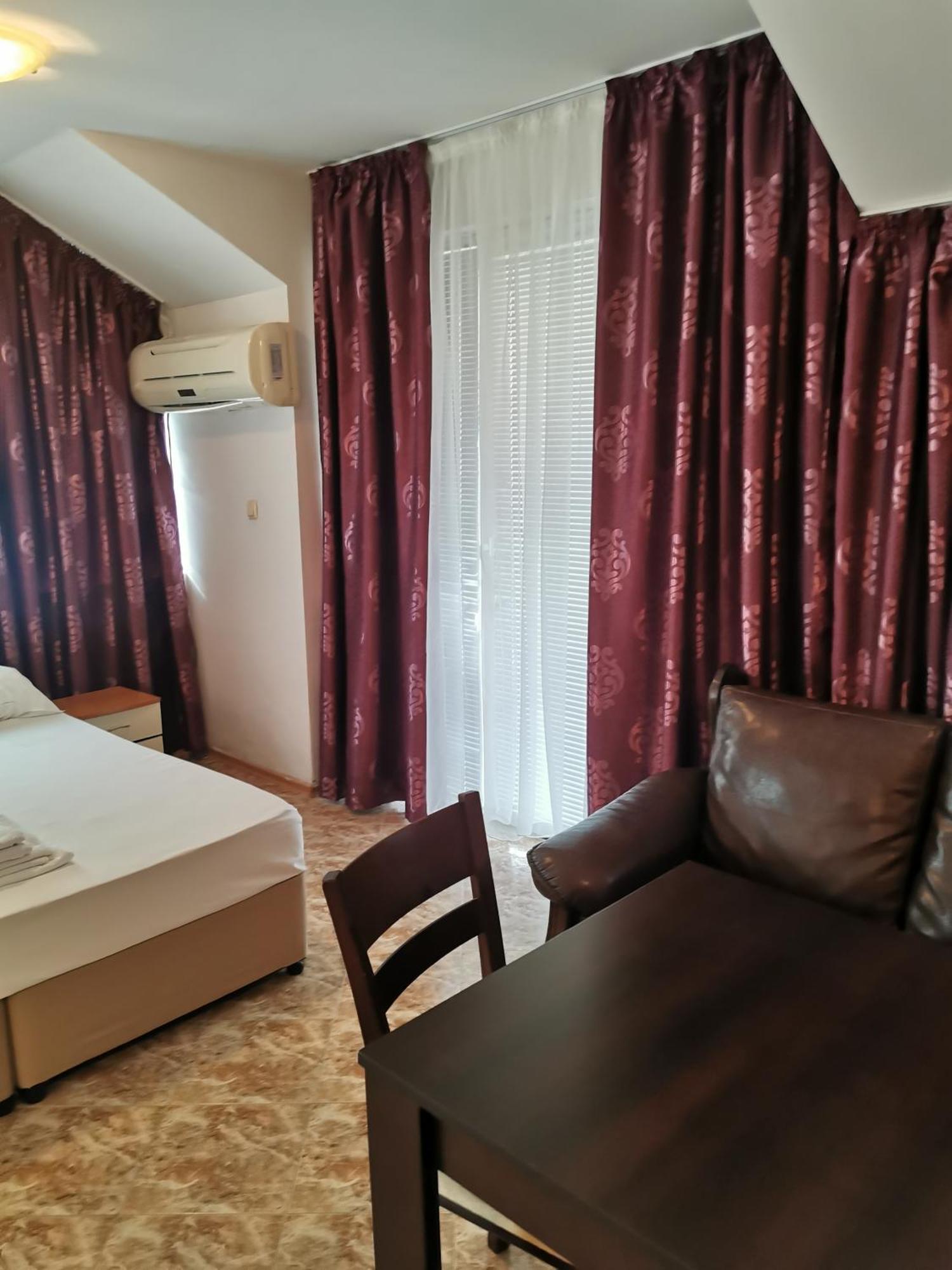 Jelezchevi Guest Rooms Primorsko Esterno foto