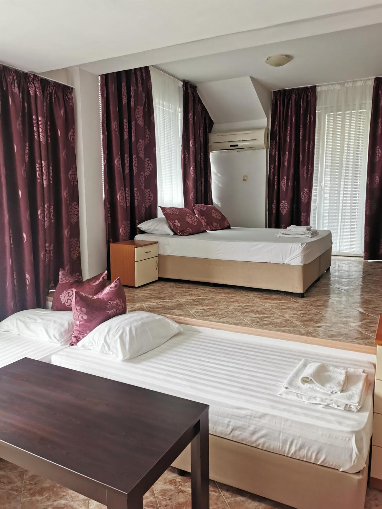 Jelezchevi Guest Rooms Primorsko Esterno foto