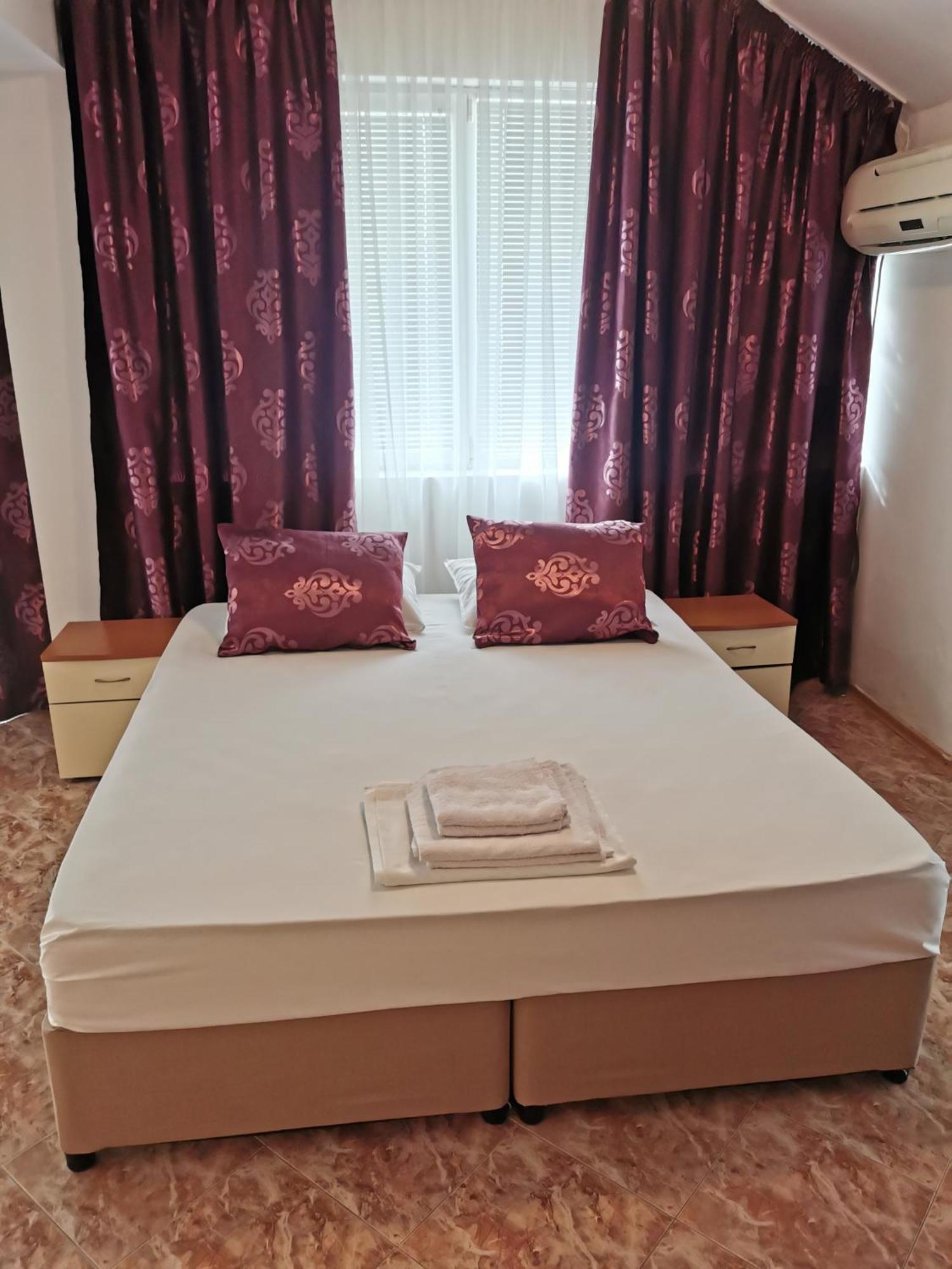 Jelezchevi Guest Rooms Primorsko Esterno foto