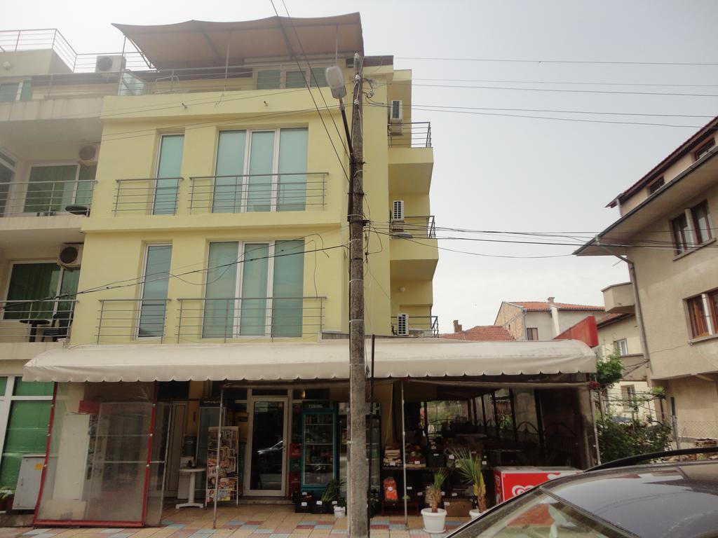 Jelezchevi Guest Rooms Primorsko Esterno foto