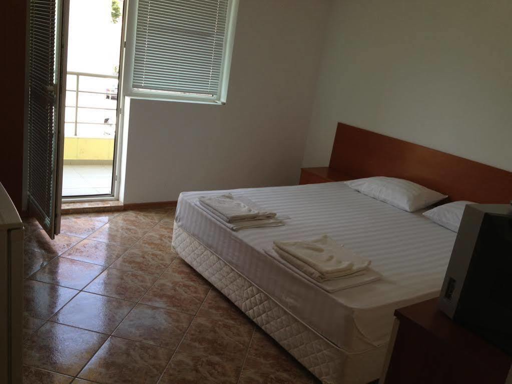 Jelezchevi Guest Rooms Primorsko Esterno foto